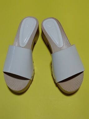 DIRTY LAUNDRY Women’s White Slide Wood-Effect Heel Sandals Size 7